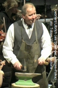 Gebhard Ulbrich am Ambo�; Foto: Tobias Wagner Productions