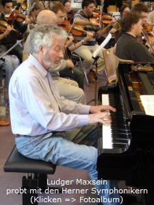 Ludger Maxsein probt mit den Herner Symphonikern (Foto: Herner Symphoniker/Achim Hohlfeld.)